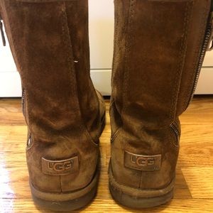 Authentic chestnut uggs